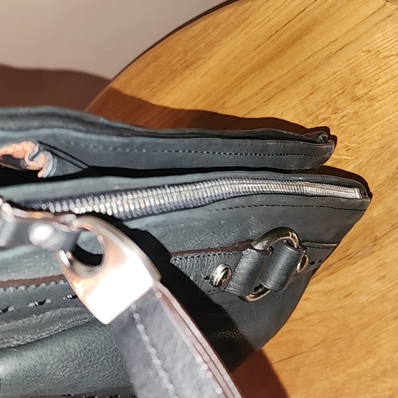 B. Makowsky Leather Shoulder Bag - Picture 4 of 11